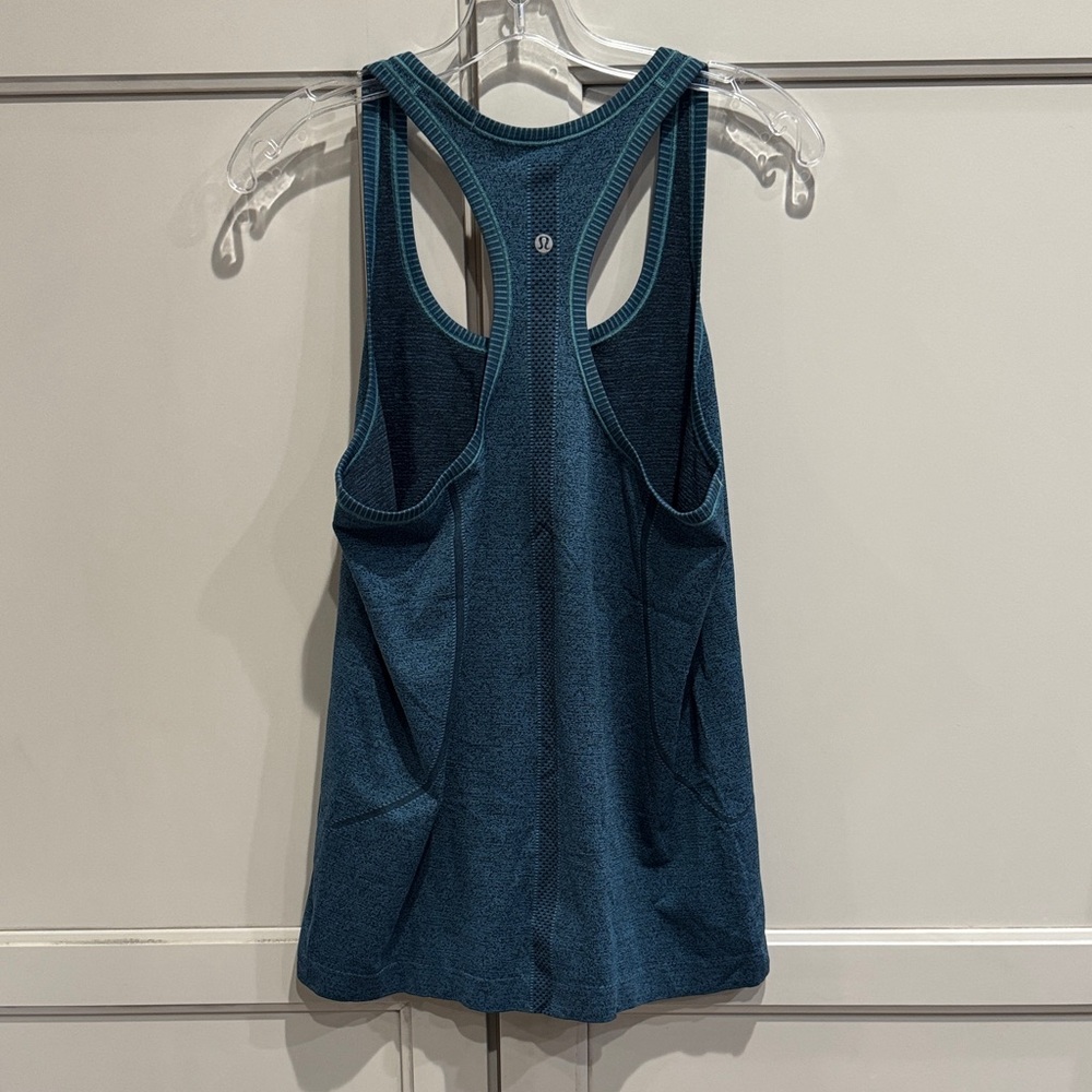 Lululemon Women's Blue Athletic Tank Top - Picture 2 of 5